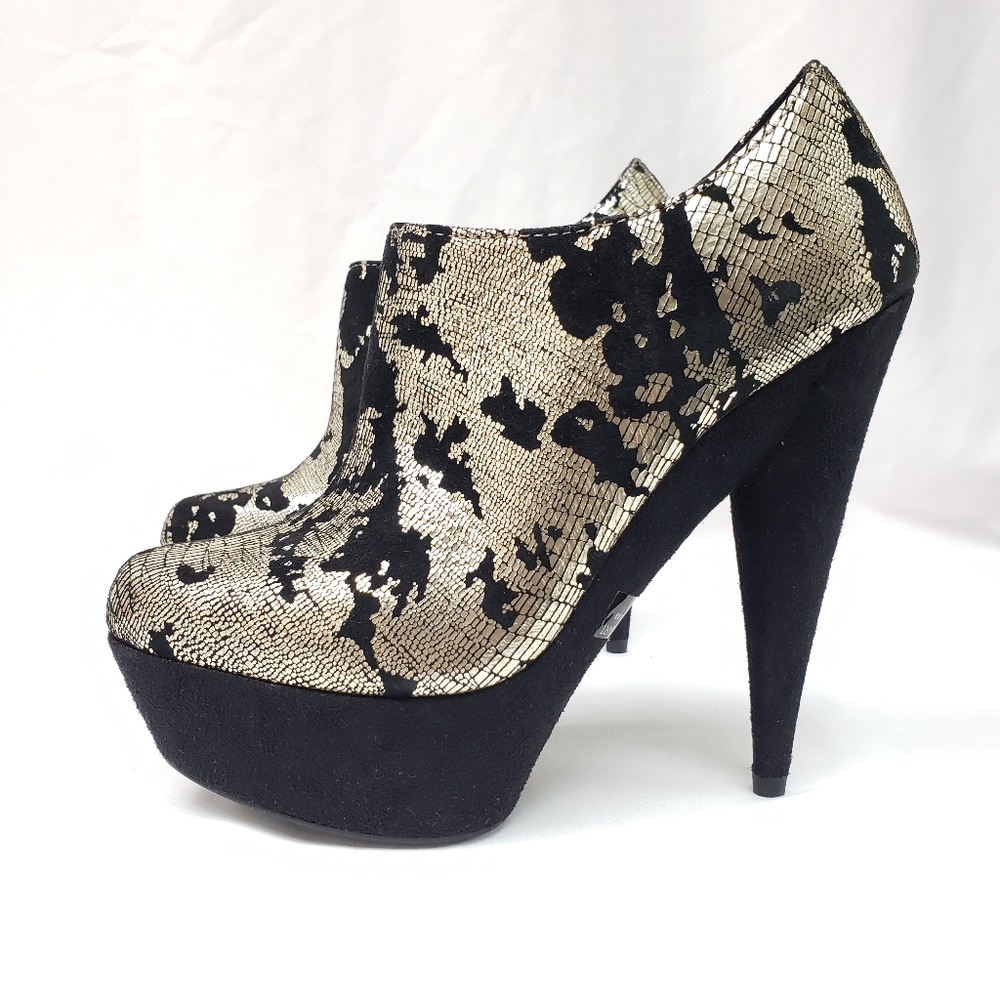 Colin Stuart Metallic Silver & Suede Heeled Bootie
